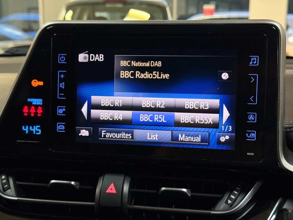 Used Toyota C-HR 2017 for sale - 77692780: Photo 18