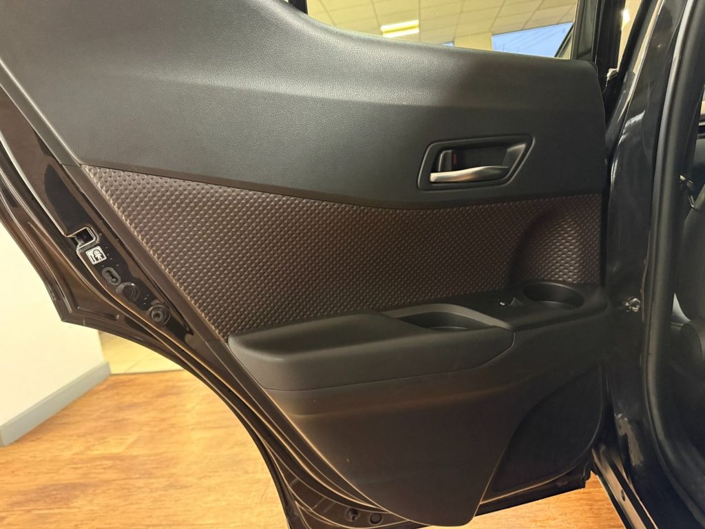 Used Toyota C-HR 2017 for sale - 77692780: Photo 36