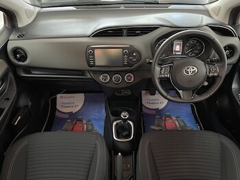 Used Toyota Yaris 2017 for sale - 75843230: Photo