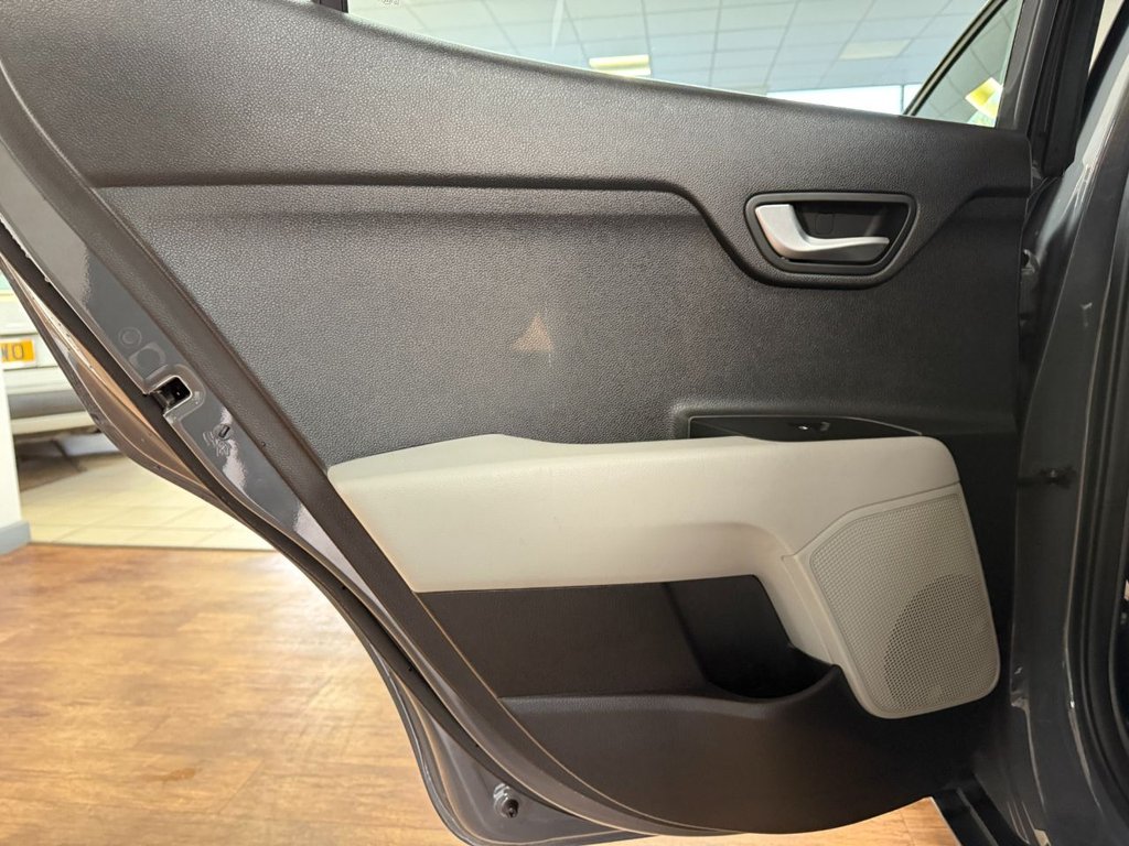 Used Kia Stonic 2022 for sale - 76927544: Photo 39