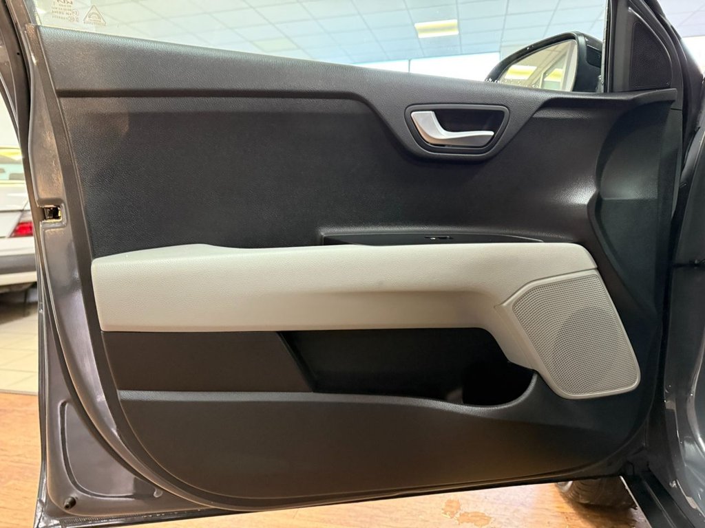 Used Kia Stonic 2022 for sale - 76927544: Photo 40