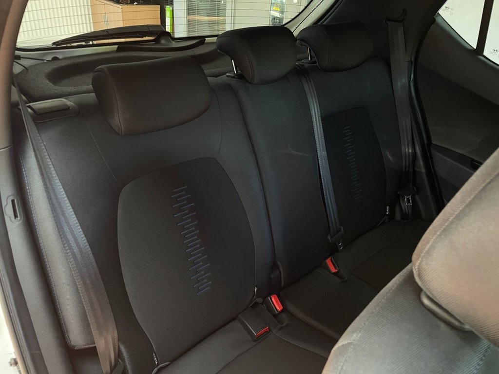 Used Hyundai i10 2019 for sale - 76710930: Photo 18