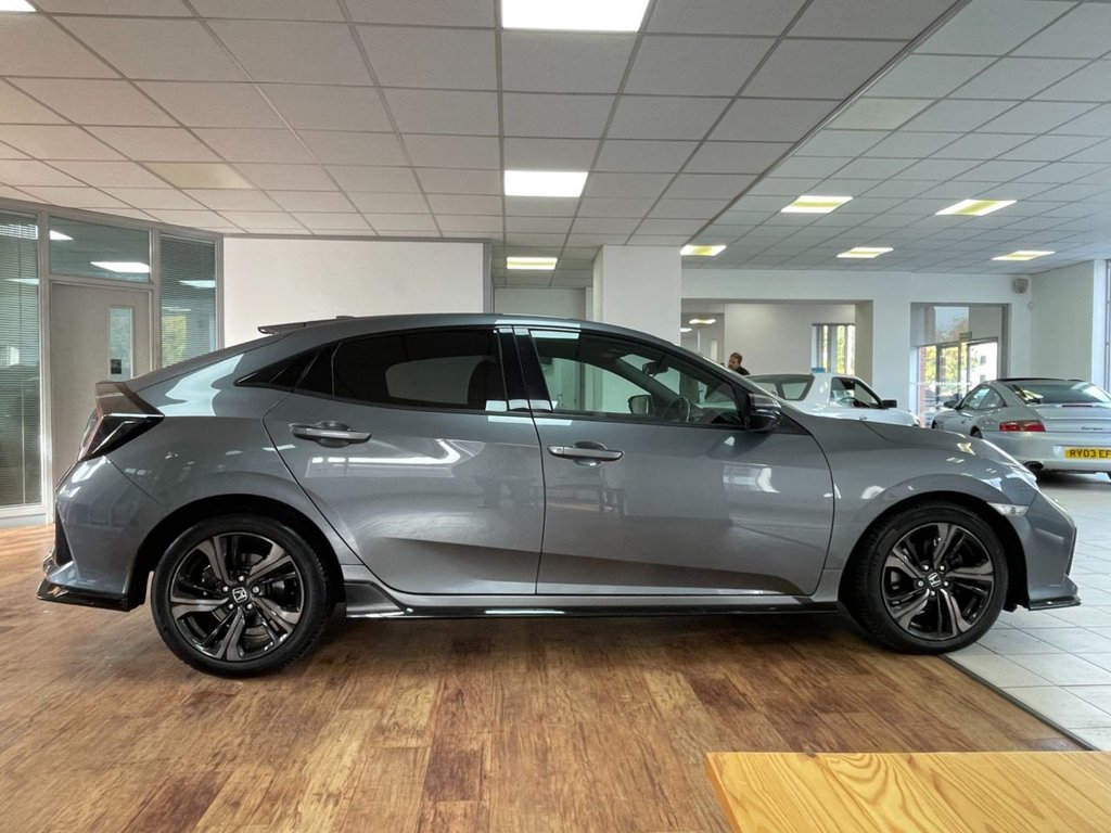 Used Honda Civic 2018 for sale - 76454318: Photo 13