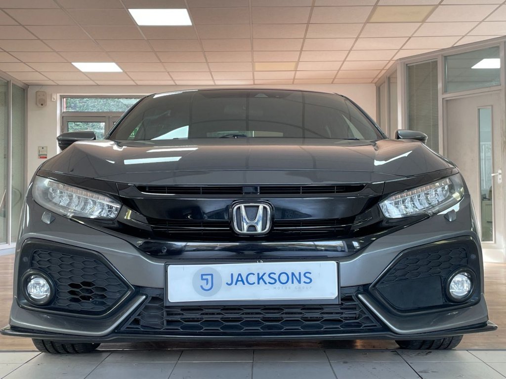 Used Honda Civic 2018 for sale - 76454318: Photo 5
