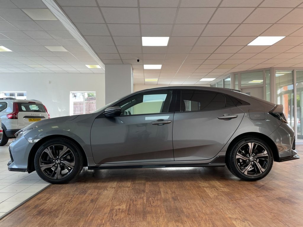 Used Honda Civic 2018 for sale - 76454318: Photo 8