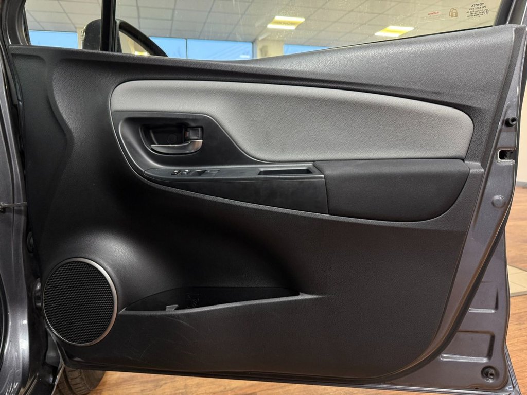 Used Toyota Yaris 2015 for sale - 77226705: Photo 39