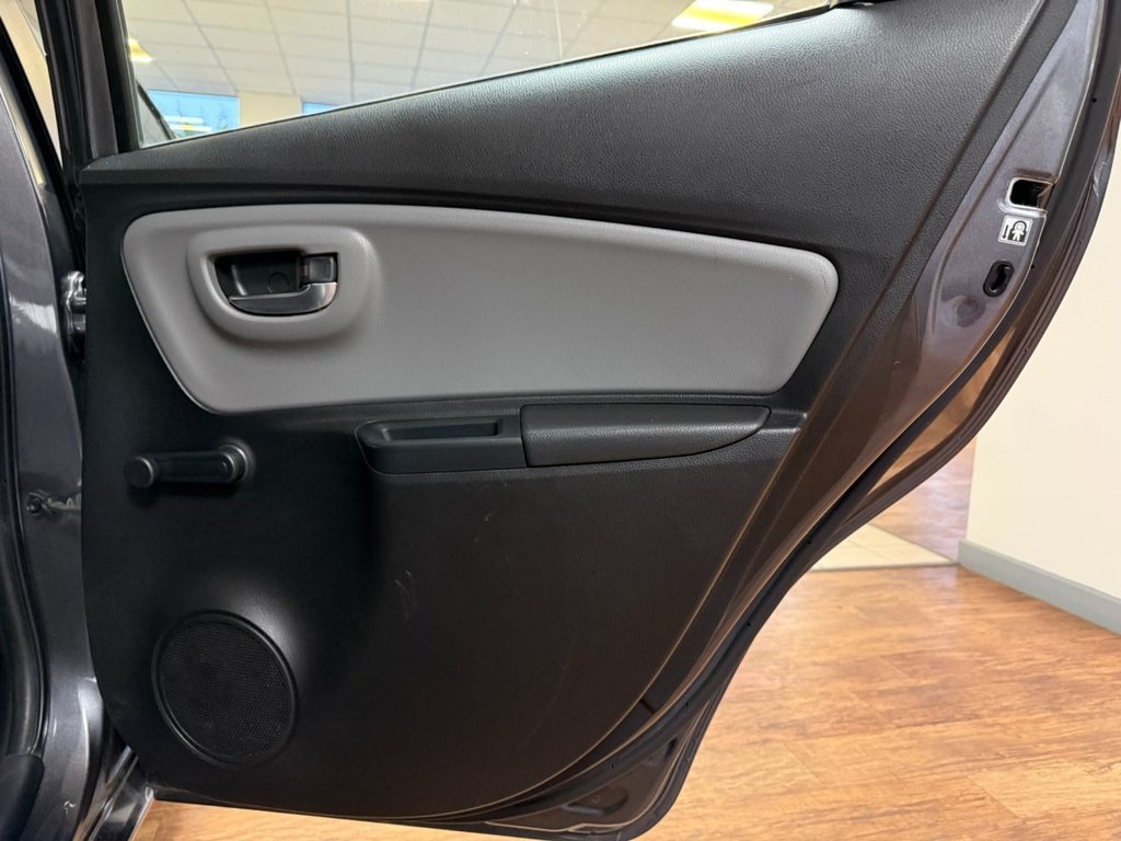 Used Toyota Yaris 2015 for sale - 77226705: Photo 40