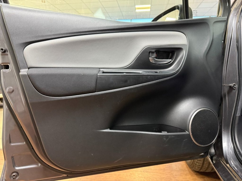 Used Toyota Yaris 2015 for sale - 77226705: Photo 42