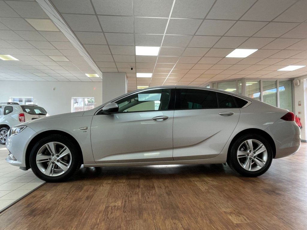 Used Vauxhall Insignia 2017 for sale - 76345385: Photo 8
