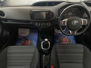 Used Toyota Yaris 2016 for sale - 75281475: Photo