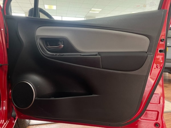 Used Toyota Yaris 2016 for sale - 75281475: Photo 37