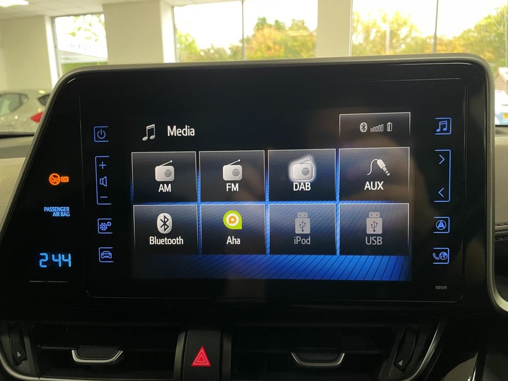 Used Toyota C-HR 2017 for sale - 76291209: Photo 25