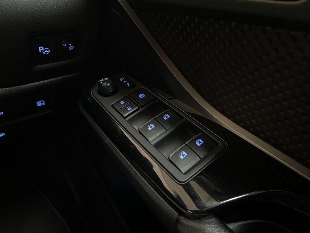 Used Toyota C-HR 2017 for sale - 76291209: Photo 32