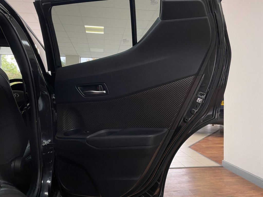 Used Toyota C-HR 2017 for sale - 76291209: Photo 41