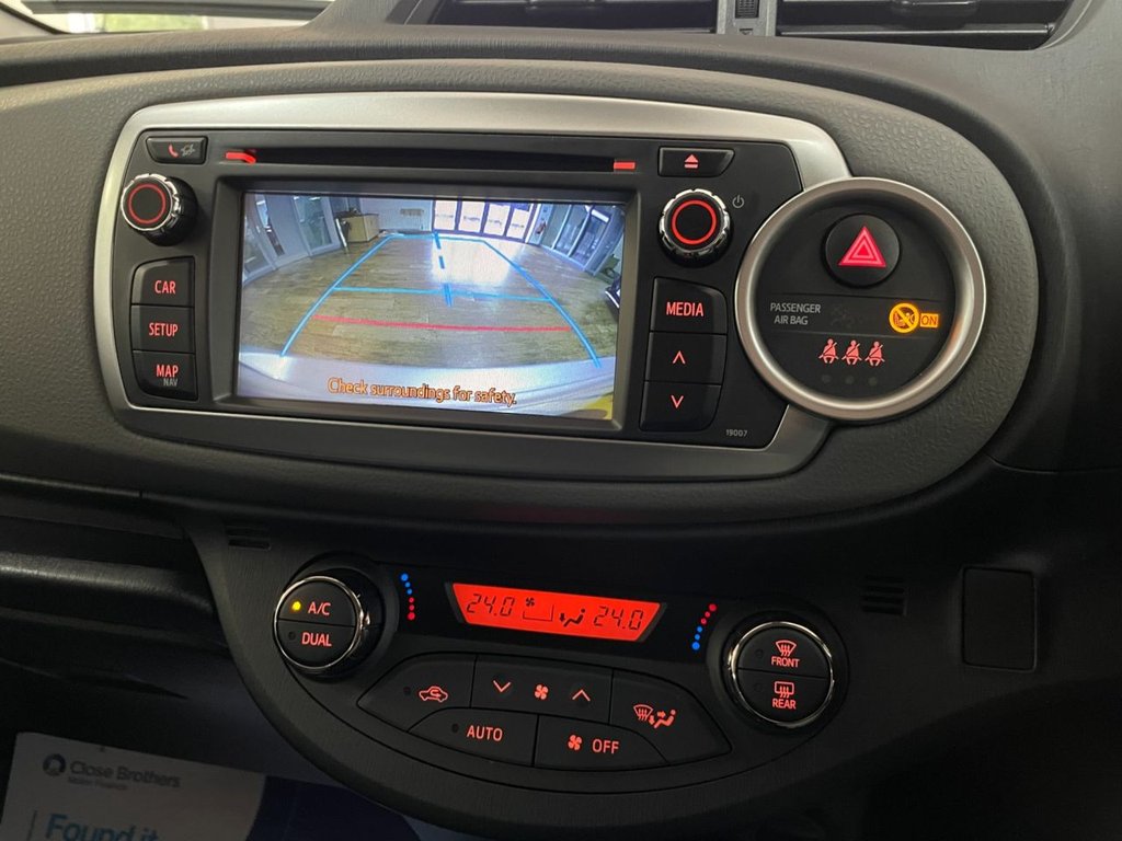 Used Toyota Yaris 2014 for sale - 76303543: Photo 24
