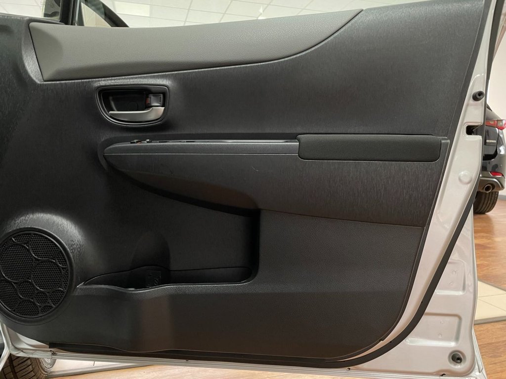 Used Toyota Yaris 2014 for sale - 76303543: Photo 37