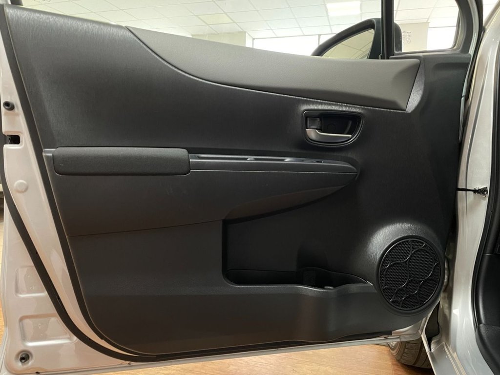 Used Toyota Yaris 2014 for sale - 76303543: Photo 40