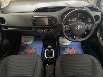 Used Toyota Yaris 2017 for sale - 74893479: Photo
