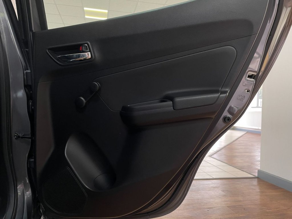 Used Suzuki Swift 2018 for sale - 76345972: Photo 40