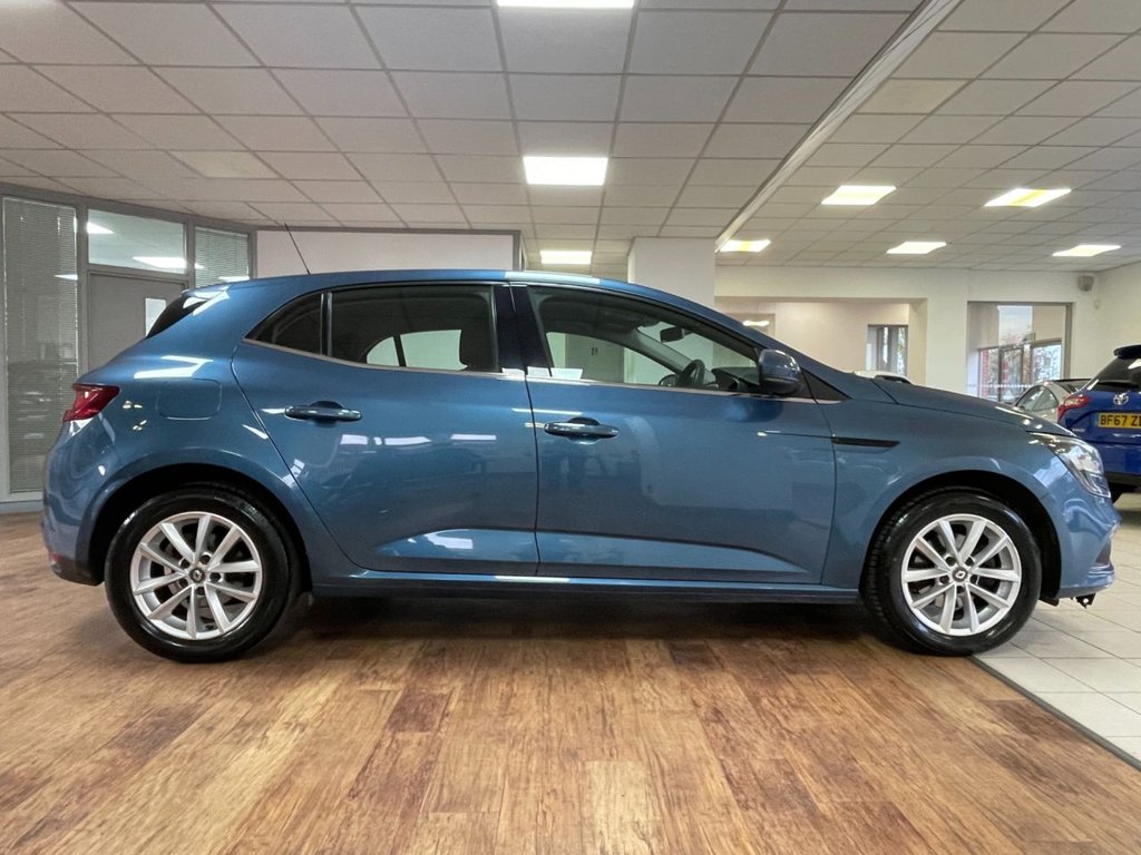 Used Renault Megane 2019 for sale - 76934683: Photo 13