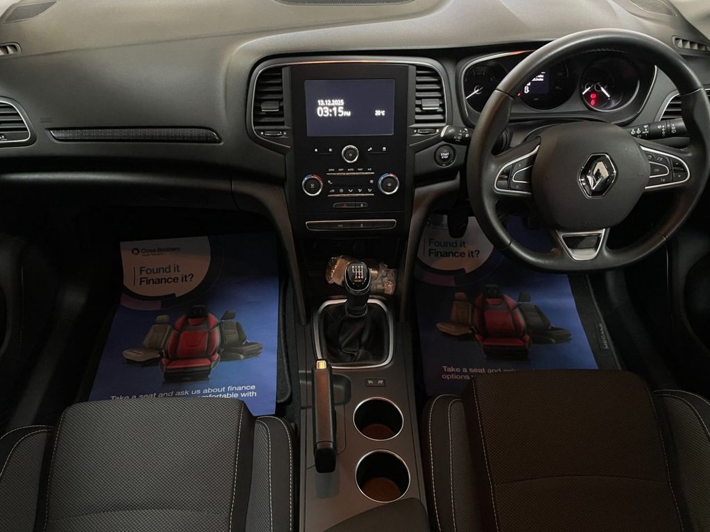 Used Renault Megane 2019 for sale - 76934683: Photo 2