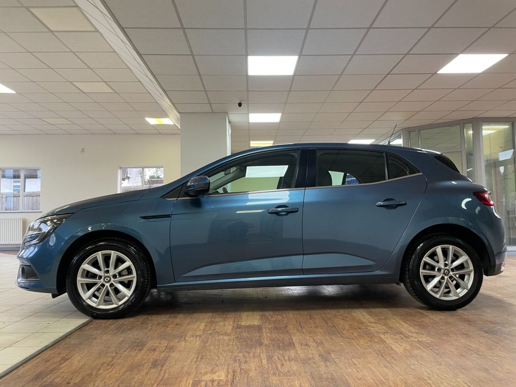 Used Renault Megane 2019 for sale - 76934683: Photo 8