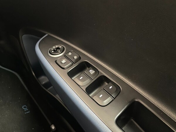 Used Hyundai i10 2015 for sale - 75432785: Photo 28