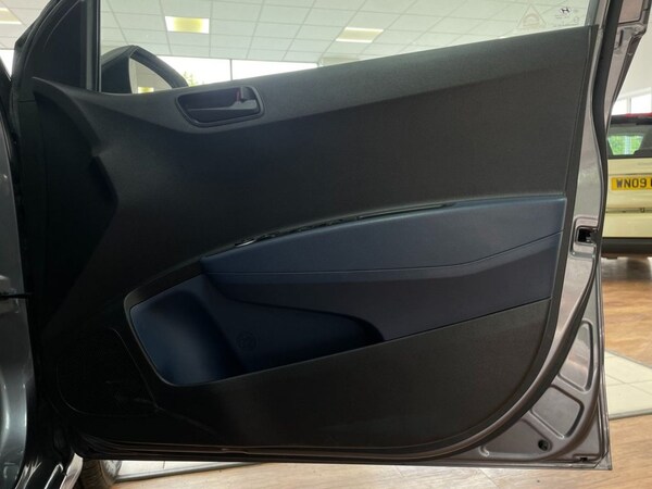 Used Hyundai i10 2015 for sale - 75432785: Photo 36