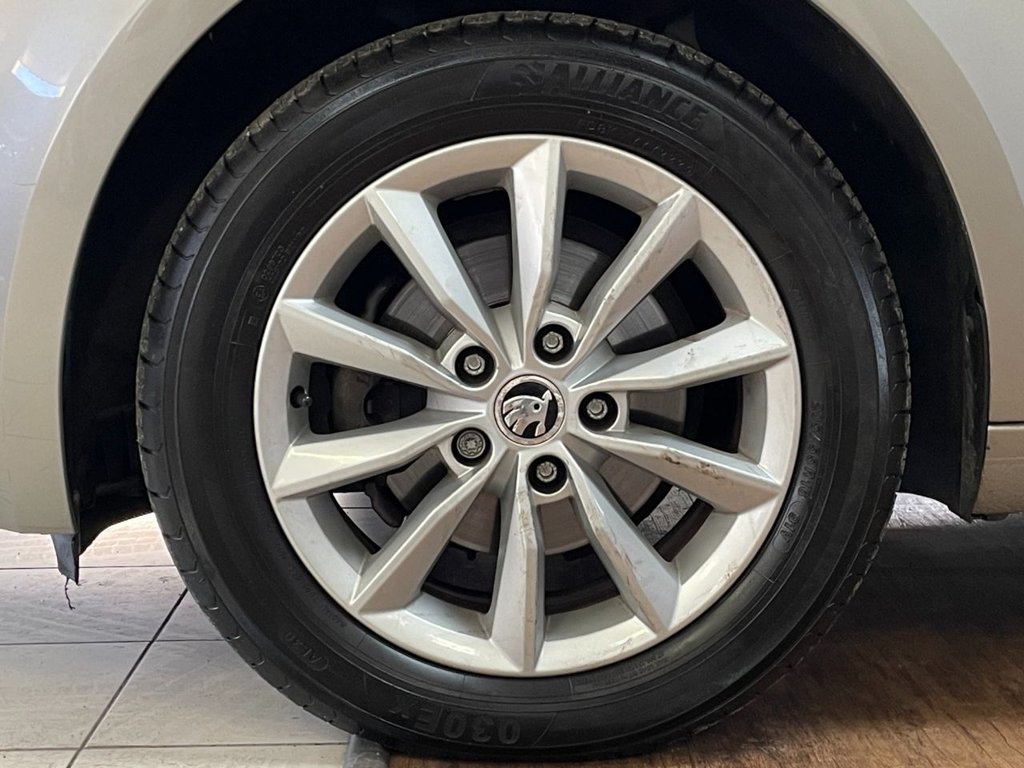 Used Skoda Octavia 2014 for sale - 76496103: Photo 35