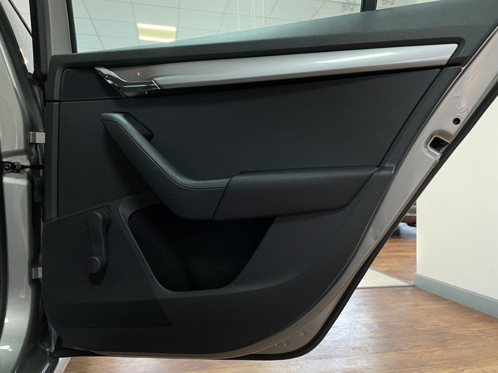 Used Skoda Octavia 2014 for sale - 76496103: Photo 38