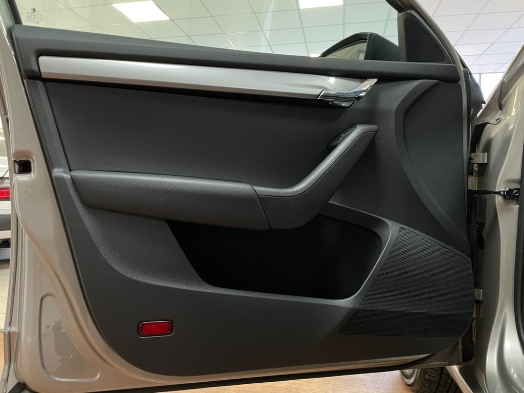 Used Skoda Octavia 2014 for sale - 76496103: Photo 40