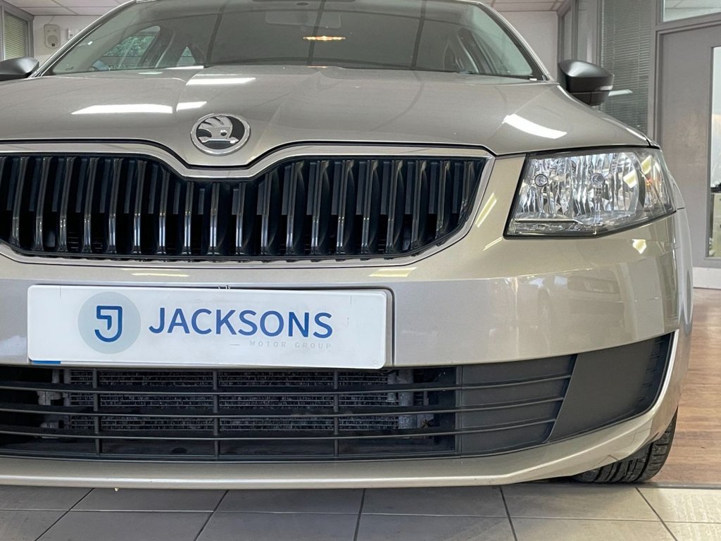 Used Skoda Octavia 2014 for sale - 76496103: Photo 7