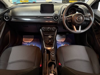 Used Mazda Mazda2 2017 for sale - 76048311: Photo 2