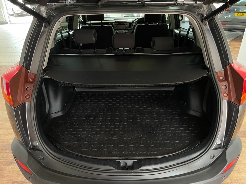 Used Toyota RAV4 2013 for sale - 76048312: Photo 45