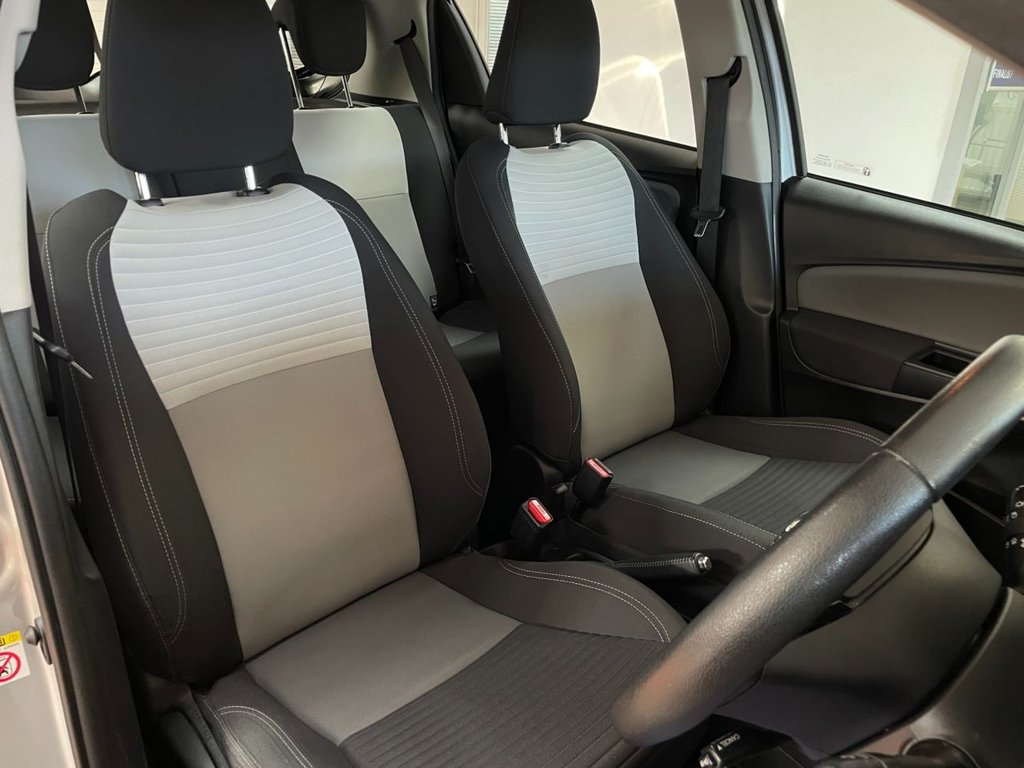 Used Toyota Yaris 2018 for sale - 76711518: Photo 17