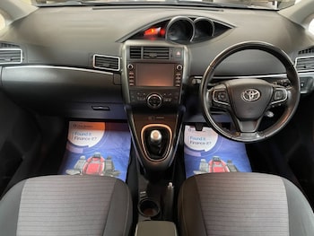 Used Toyota Verso 2017 for sale - 76406404: Photo