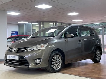 Used Toyota Verso 2017 for sale - 76406404: Photo