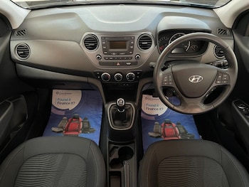 Used Hyundai i10 2018 for sale - 76241415: Photo 2