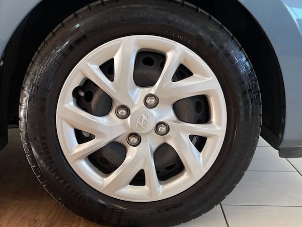 Used Hyundai i10 2018 for sale - 76241415: Photo 31