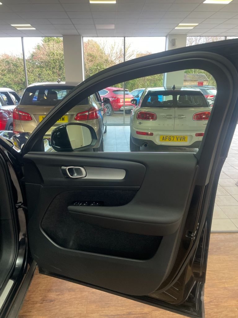 Used Volvo XC40 2021 for sale - 77153792: Photo 37