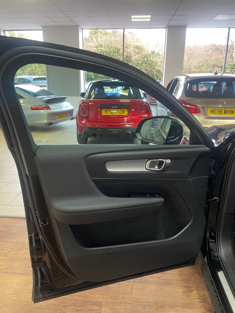 Used Volvo XC40 2021 for sale - 77153792: Photo 38