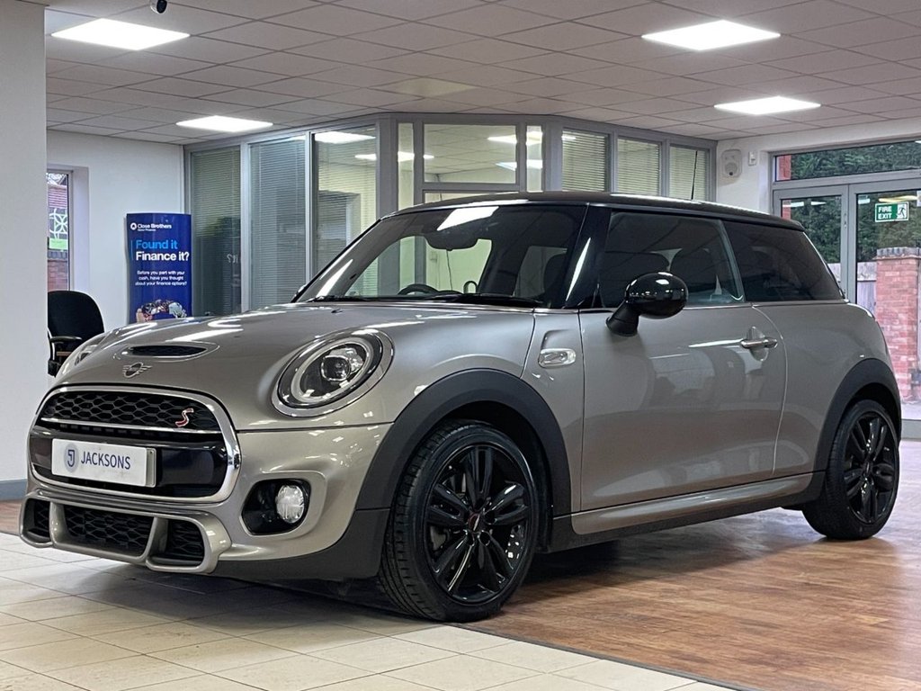 Used MINI Hatch 2018 for sale - 76768130: Photo 4