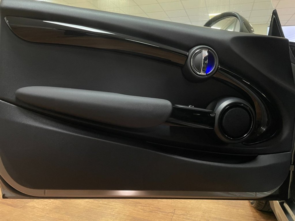 Used MINI Hatch 2018 for sale - 76768130: Photo 40