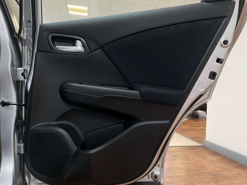 Used Honda Civic 2015 for sale - 76454309: Photo 38