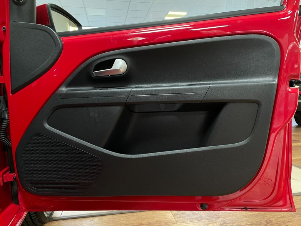 Used Volkswagen up! 2018 for sale - 76685968: Photo 35