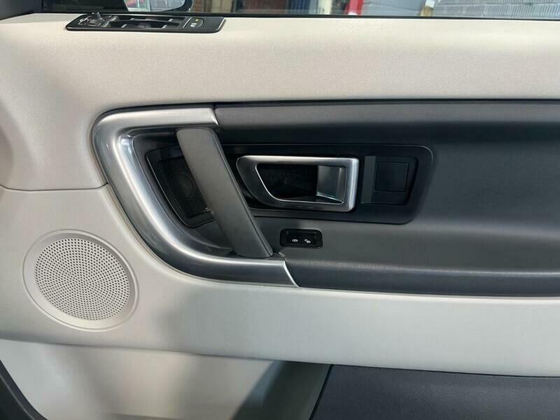 Used Land Rover Discovery Sport 2016 for sale - 76396667: Photo 18