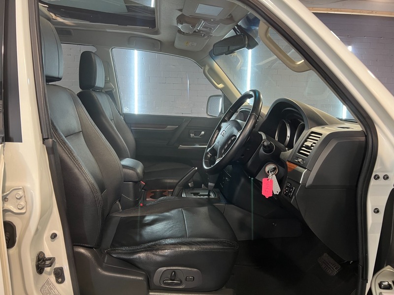 Used Mitsubishi Shogun 2014 for sale - 76019329: Photo 17