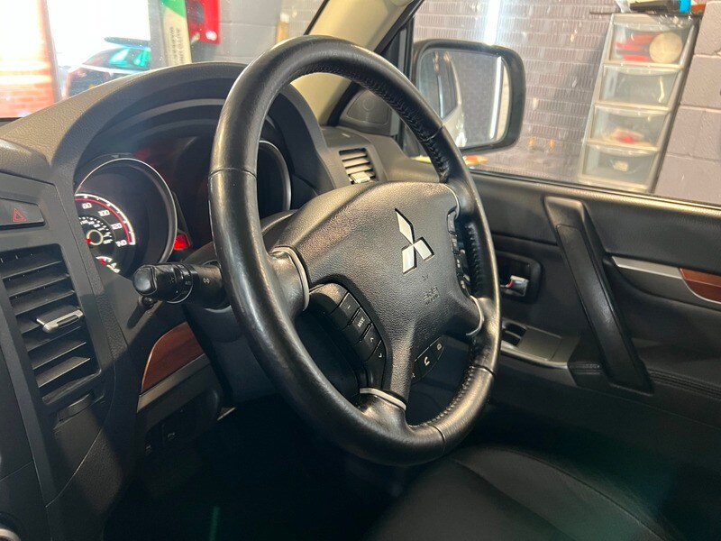 Used Mitsubishi Shogun 2014 for sale - 76019329: Photo 33