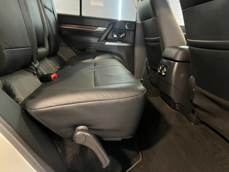 Used Mitsubishi Shogun 2014 for sale - 76019329: Photo 38