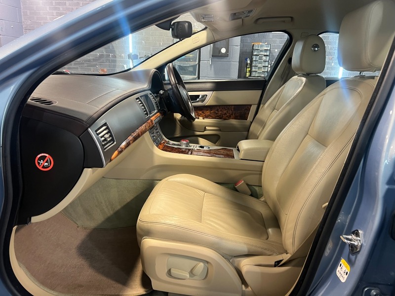 Used Jaguar XF 2009 for sale - 77342398: Photo 13